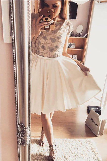 Süßes, stilvolles A-Linien-Abendkleid mit Flügelärmeln und offenem Rücken