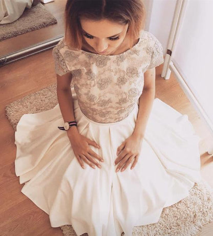 Süßes, stilvolles A-Linien-Abendkleid mit Flügelärmeln und offenem Rücken
