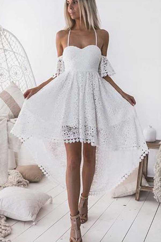 Charmantes weißes A-Linien-Trägerkleid mit hohem und niedrigem schulterfreiem Spitzenabschlussballkleid