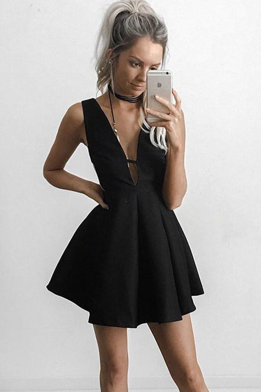 Bezauberndes schwarzes ärmelloses Homecoming-Kleid mit V-Ausschnitt, kurzes Ballkleid