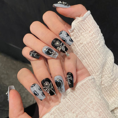 10 uñas postizas hechas a mano, estilo punk, de metal, con lazo, mariposa, decoración, cortas, para chica sexy. 