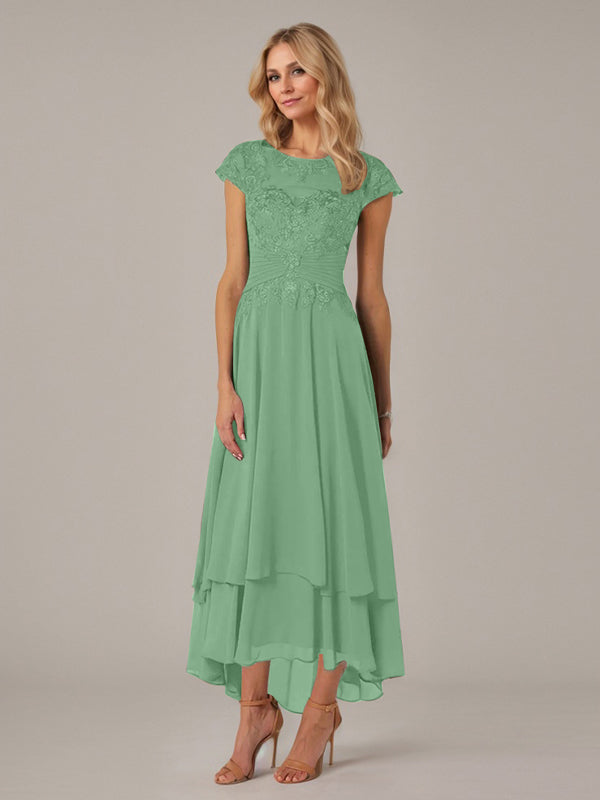 Robe de mère de la mariée en dentelle en mousseline asymétrique à encolure bateau illusion et plis avec appliqué, coupe en A