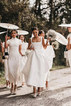 Vestido de novia modesto blanco de satén con escote cuadrado y corte A