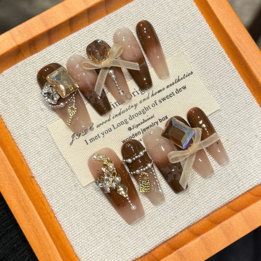 10 uñas postizas degradadas marrones otoñales con brillantes diamantes de imitación, lazos, cadena, hechas a mano, de longitud media, para manicura de ballet. 
