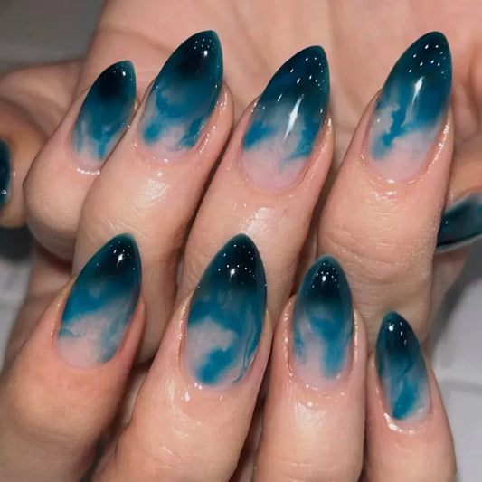 24 uñas postizas ovaladas con degradado azul oscuro, uñas postizas francesas suaves con efecto manchado, uñas artificiales cortas almendradas, fáciles de usar. 