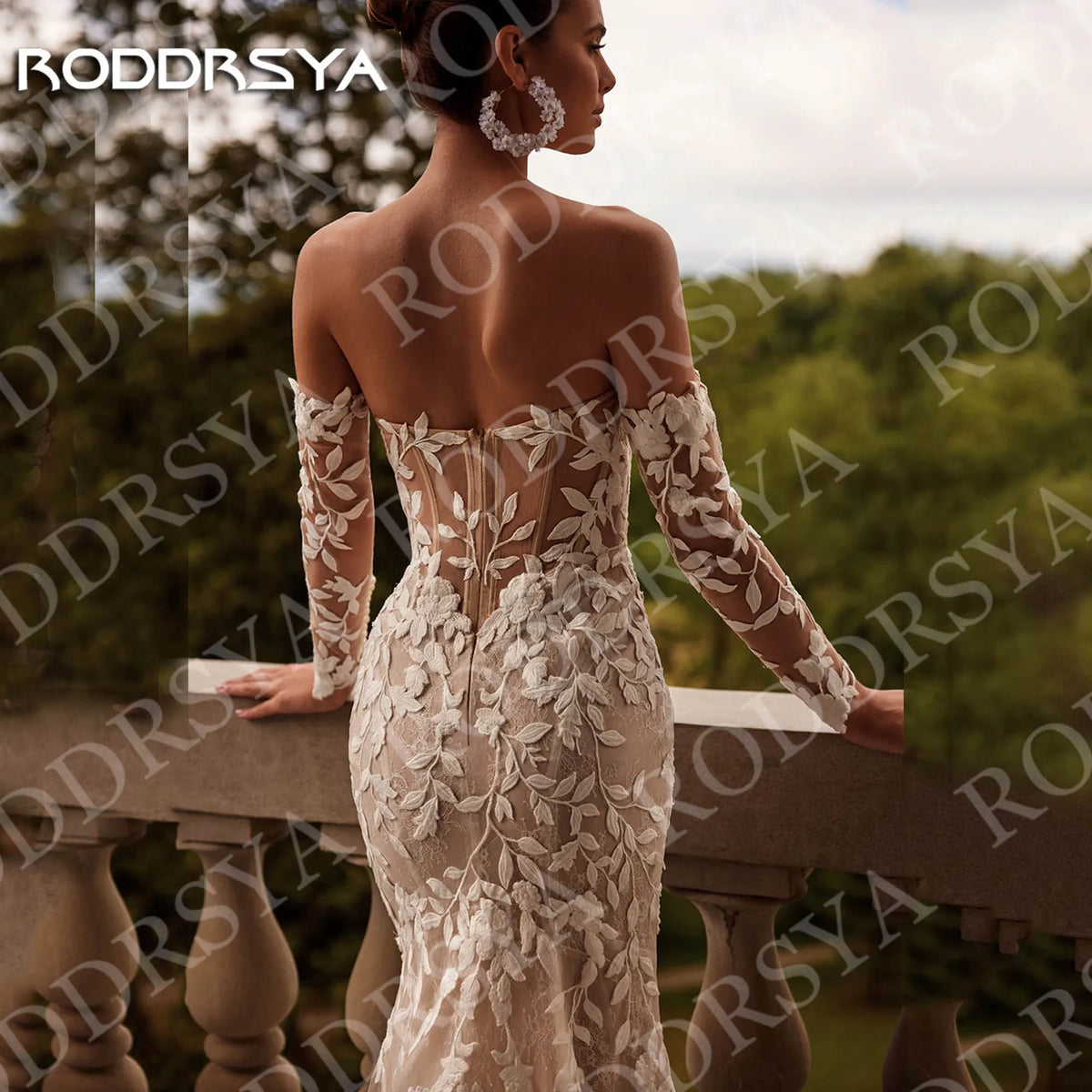 Boho Off Shoulder Mermaid Wedding Dress With Lace Applique