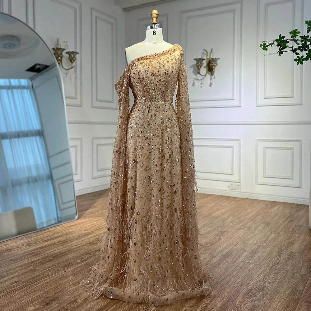 Vestido de Noite de Luxo com Uma Alça e Manga Capa em Penas LA72763