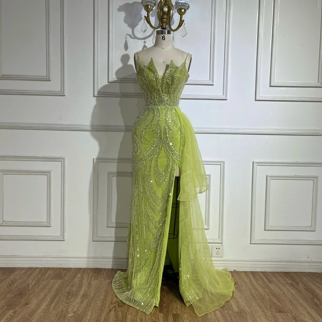 Hellrosa Abendkleid im Meerjungfrauenstil mit Spaghettiträgern und Perlenbesetztem Überrock LA72378A