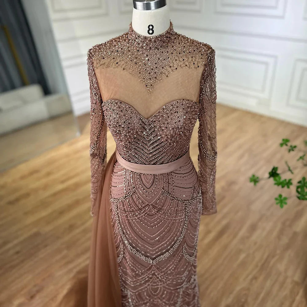 Luxuriöses braunes Perlenmeerjungfrauen-Abendkleid mit seitlichem Überrock LA71913A