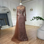 Luxuriöses braunes Perlenmeerjungfrauen-Abendkleid mit seitlichem Überrock LA71913A