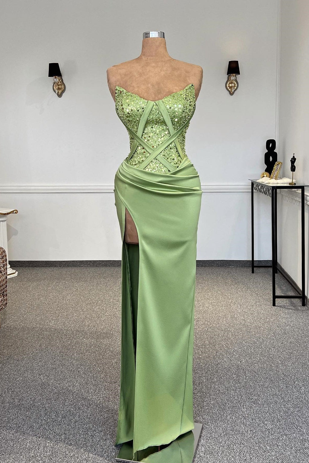 Abito da sera donna in raso con paillettes, senza spalline, senza maniche, a colonna, seducente