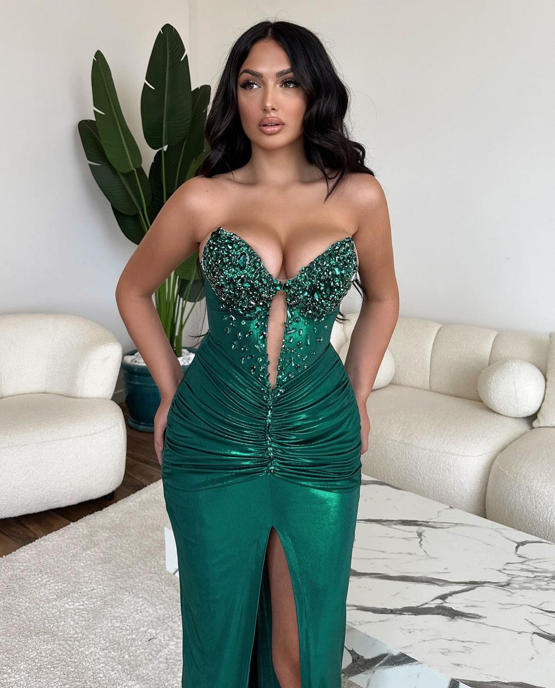 Vestido de Baile Comprido Verde Sereia com Lantejoulas, Sem Mangas e Fenda