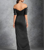 فساتين أم العروس بطول الأرض بأكمام قصيرة مكشوفة الكتفين مع شق أمامي