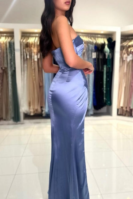 Vestido Simples Longo de Cetim Azul Esbatido com Cauda de Sereia, Sem Mangas, para Baile, com Fenda