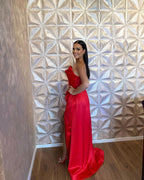 Vestido de Festa Simples Longo Vermelho em Cetim, Sem Mangas, Comprimento Até ao Chão, Corte em A com Fenda