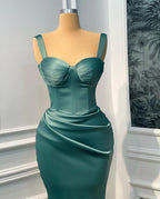 Vestido de Cetim para Baile com Alças Longas de Sereia e Decote Coração Simples, Sem Mangas