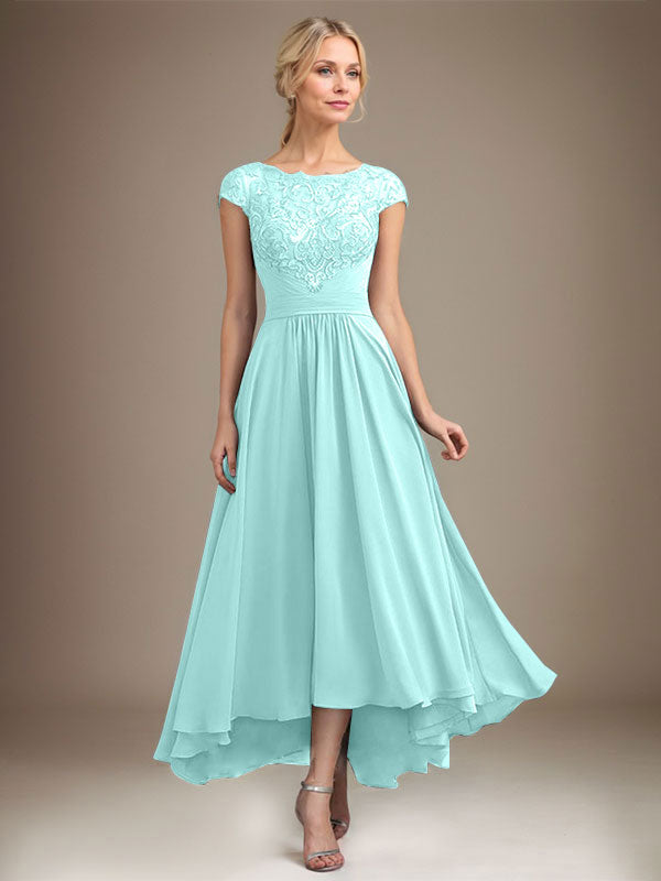 Robe de mère de la mariée en mousseline de soie à dentelle asymétrique illusion en décolleté arrondi et coupe en A avec plis