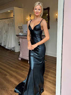 Sparkly Black Mermaid Gown With V Neck Backless Prom Evening Dress