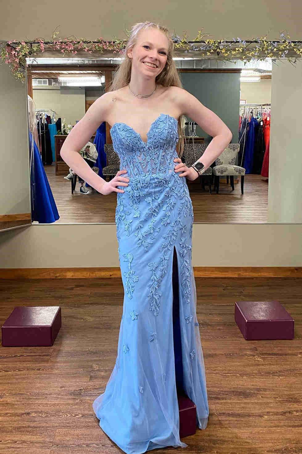 Robe longue de bal en dentelle avec fente SYP116
