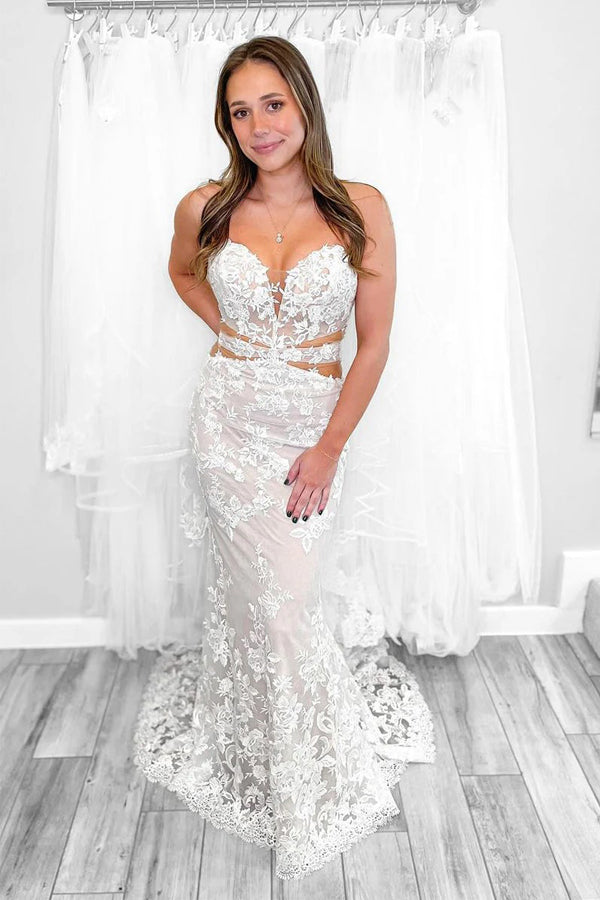 Robe de mariée sirène élégante sans bretelles avec appliques en dentelle