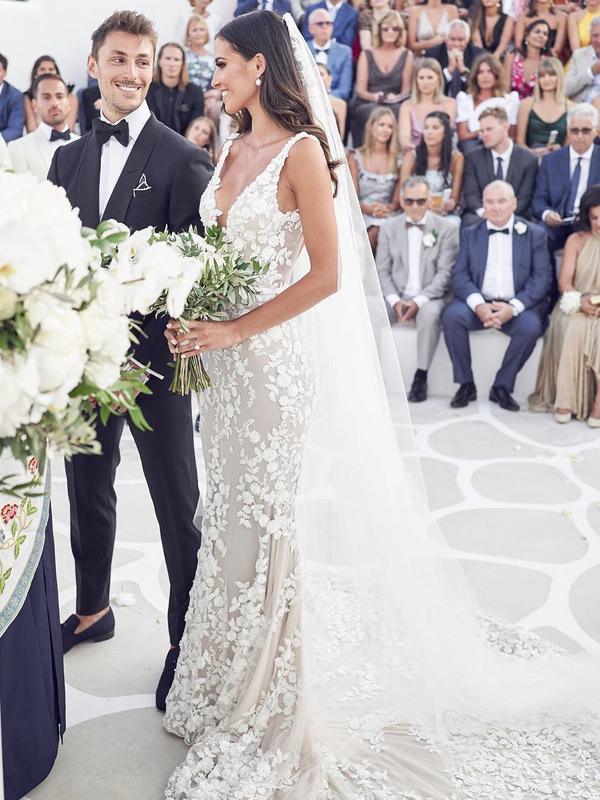 Straps Mermaid Wedding Dresses Lace Appliqued Gowns Wedding Dresses