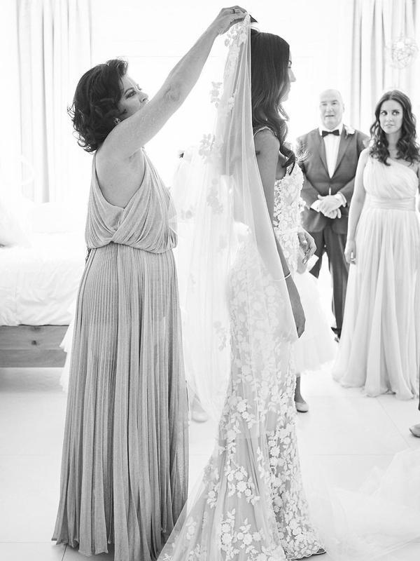 Straps Mermaid Wedding Dresses Lace Appliqued Gowns Wedding Dresses