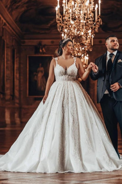 Luxuriöses Ballkleid mit Herzausschnitt und Applikationen