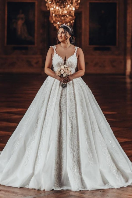 Luxuriöses Ballkleid mit Herzausschnitt und Applikationen