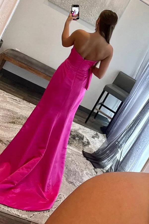 Vestido de fiesta largo con escote corazón en rosa intenso y lazo