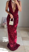 Splendido abito lungo da sera a tubino con scollo profondo a V, fiori di rosa bordeaux, modello Y8504