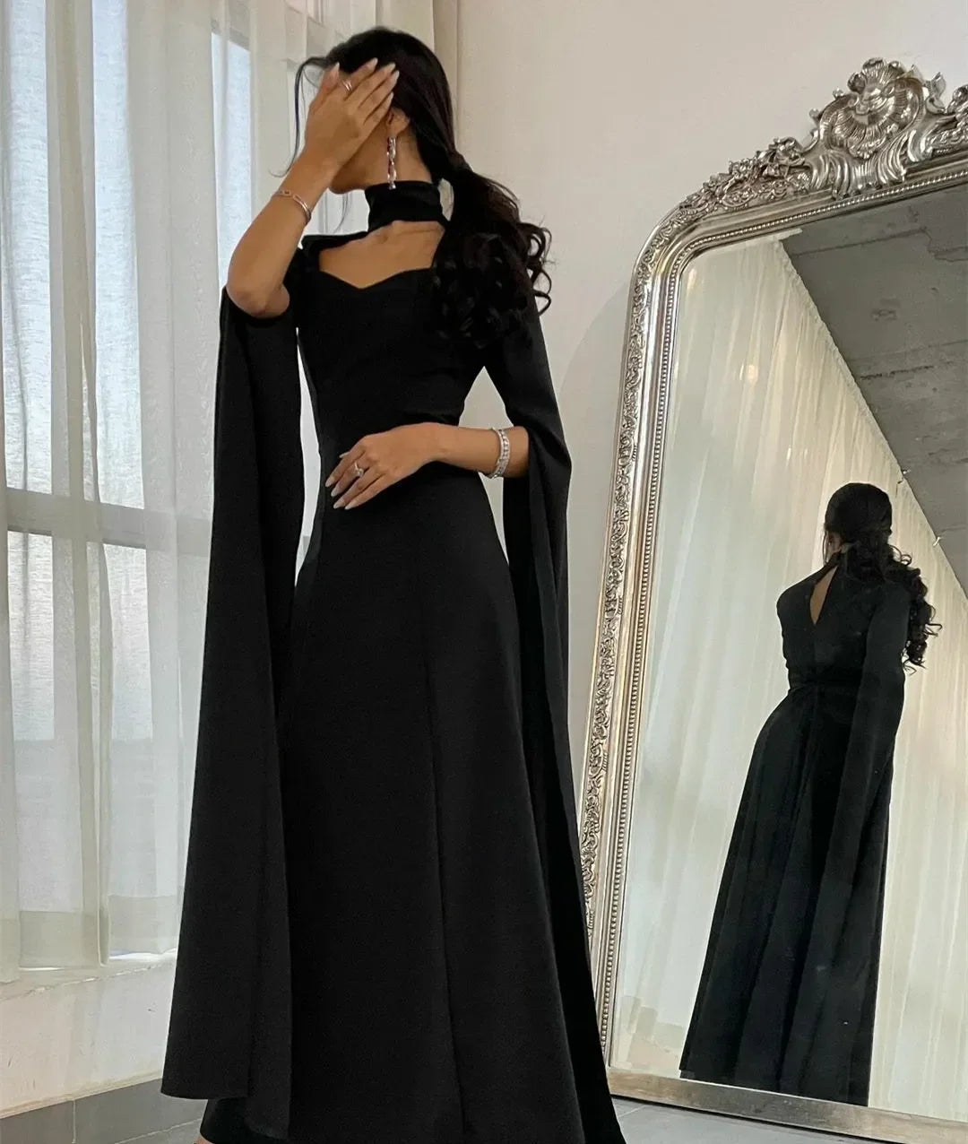 فستان سهرة طويل أسود من كريب بطول الأرض وياقة عالية وأسلوب عنق القلب أنيق Y4853