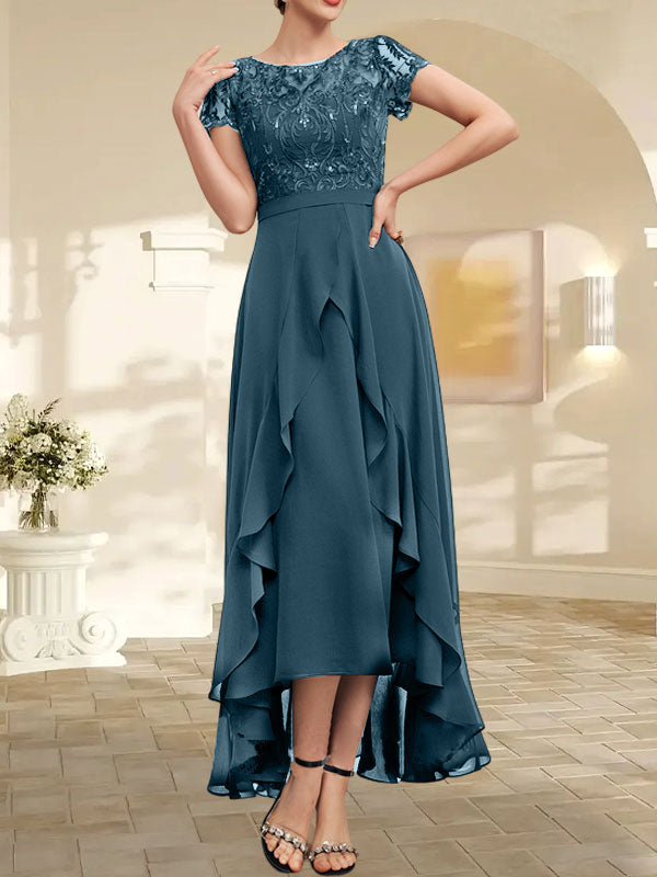 Robe de mère de la mariée en mousseline et dentelle asymétrique illusion à encolure dégagée, coupe en A, avec nœud, volants et paillettes