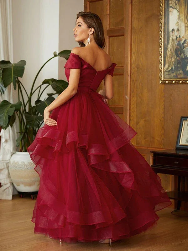 Abiti da cerimonia con balze in tulle e scollo a spalle scoperte SYP141