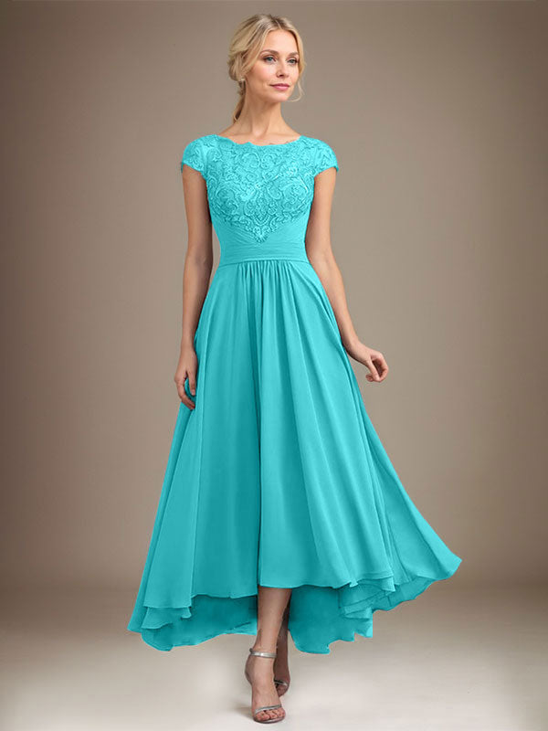 Robe de mère de la mariée en mousseline de soie à dentelle asymétrique illusion en décolleté arrondi et coupe en A avec plis