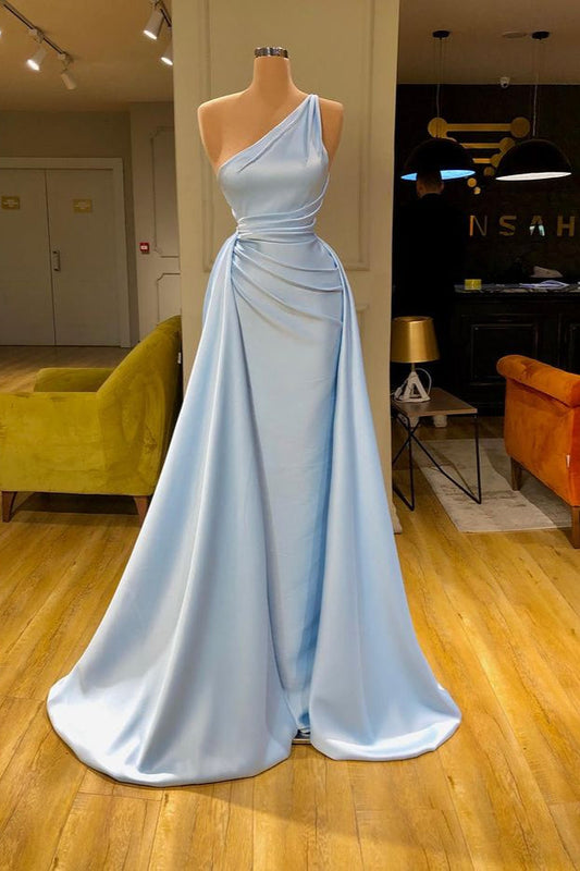 Vestido de fiesta largo azul claro con escote en forma de corazón y pliegues suaves 