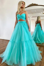 Abito lungo formale da sera in tulle verde menta, linea a trapezio, con spalle scoperte unico