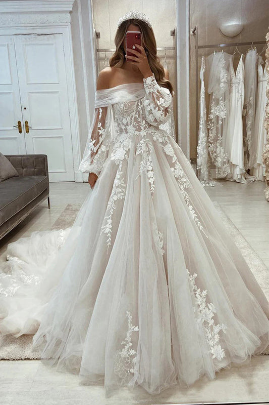 Einzigartiges schulterfreies Brautkleid im Prinzessinnen-Stil mit langen Ärmeln
