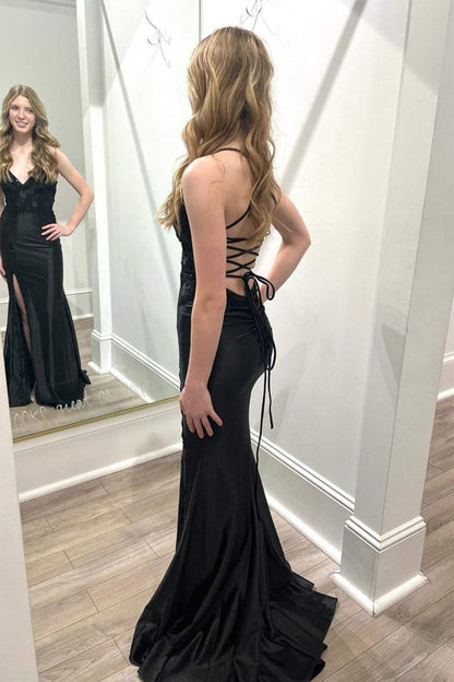 Vestido de fiesta negro de sirena con escote en V, cordones y abertura