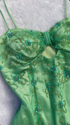 Robe de soirée longue élégante en tulle vert ornée de perles Y8298