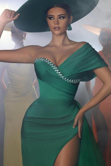 Abito da sera vintage lungo verde sirena monospalla con perline e spacco