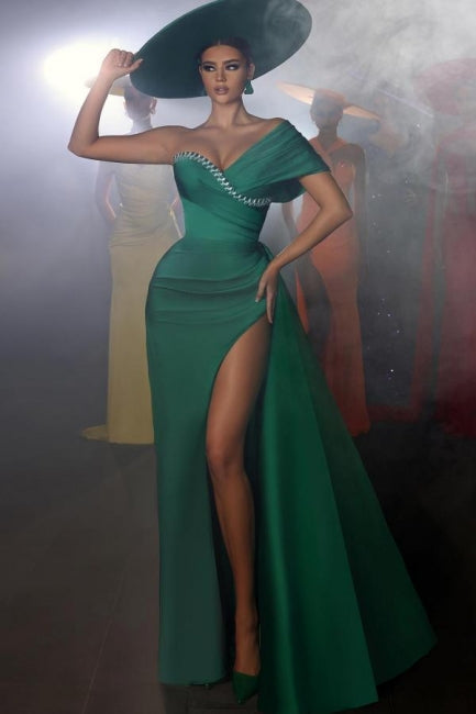 Abito da sera vintage lungo verde sirena monospalla con perline e spacco