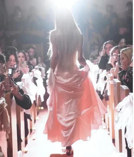 Charmantes pinkfarbenes trägerloses langes Satinkleid für den Abschlussball Festliches Abendkleid Ballkleid Y8192