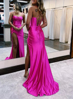 Robe de bal sirène en satin rose vif à fines bretelles spaghetti avec fente