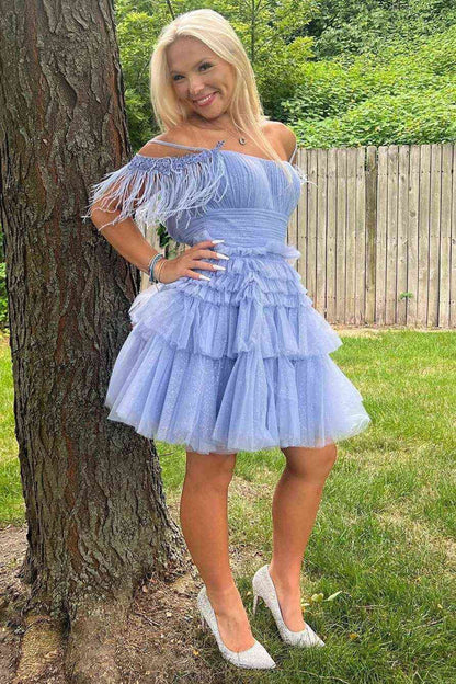 Thea | Vestido de fiesta de tul rosa brillante con plumas y corte en A