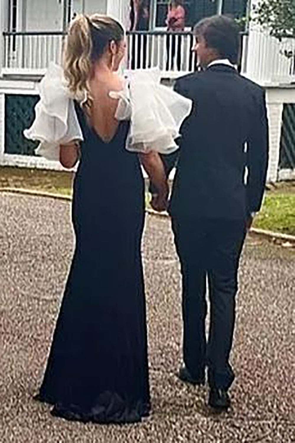 Vestido de fiesta de terciopelo con escote en V y abertura de sirena