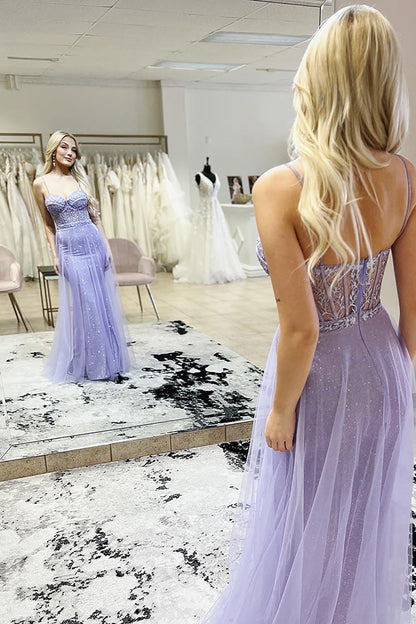 Vestido de fiesta de sirena con tirantes finos y corsé morado con abertura