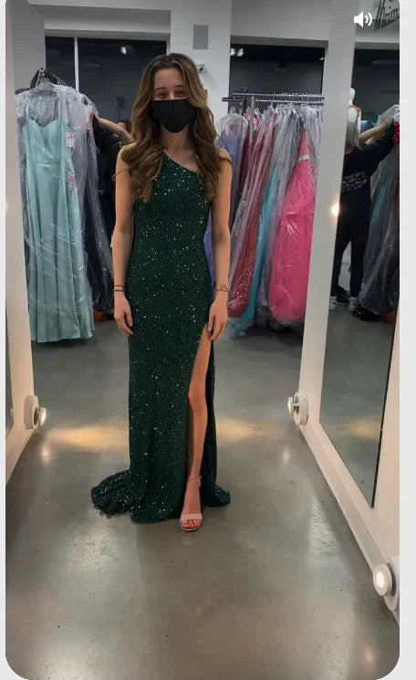 Vestido de Festa Verde com Brilho, Ombro Único, Modelo Tubo/Coluna, Encantador e Formal, com Fenda Lateral Y509