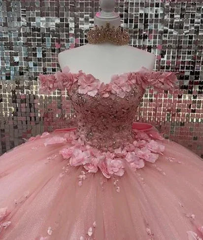 Rosa schulterfreies Ballkleid Quinceañera-Kleider mit 3D-Applikationen Korsettkleid Y6791