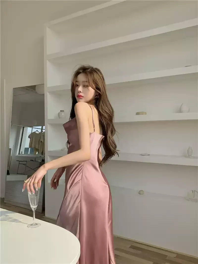 Elegante abito midi semi-formale in seta con spalline sottili e spacco laterale, abito da sera aderente e seducente per donna Y1197