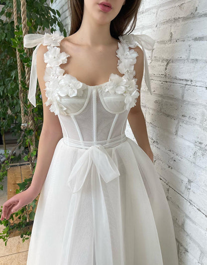 Vestido blanco de fiesta con flores